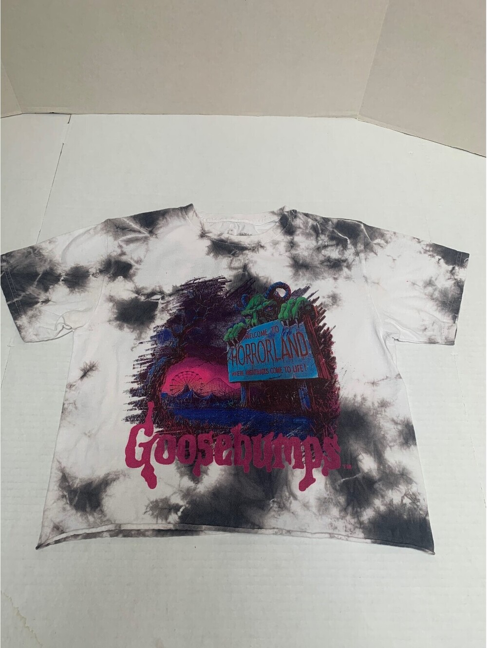 Goosebumps Welcome to Horror Land Cropped Black and White Size S T Shirt